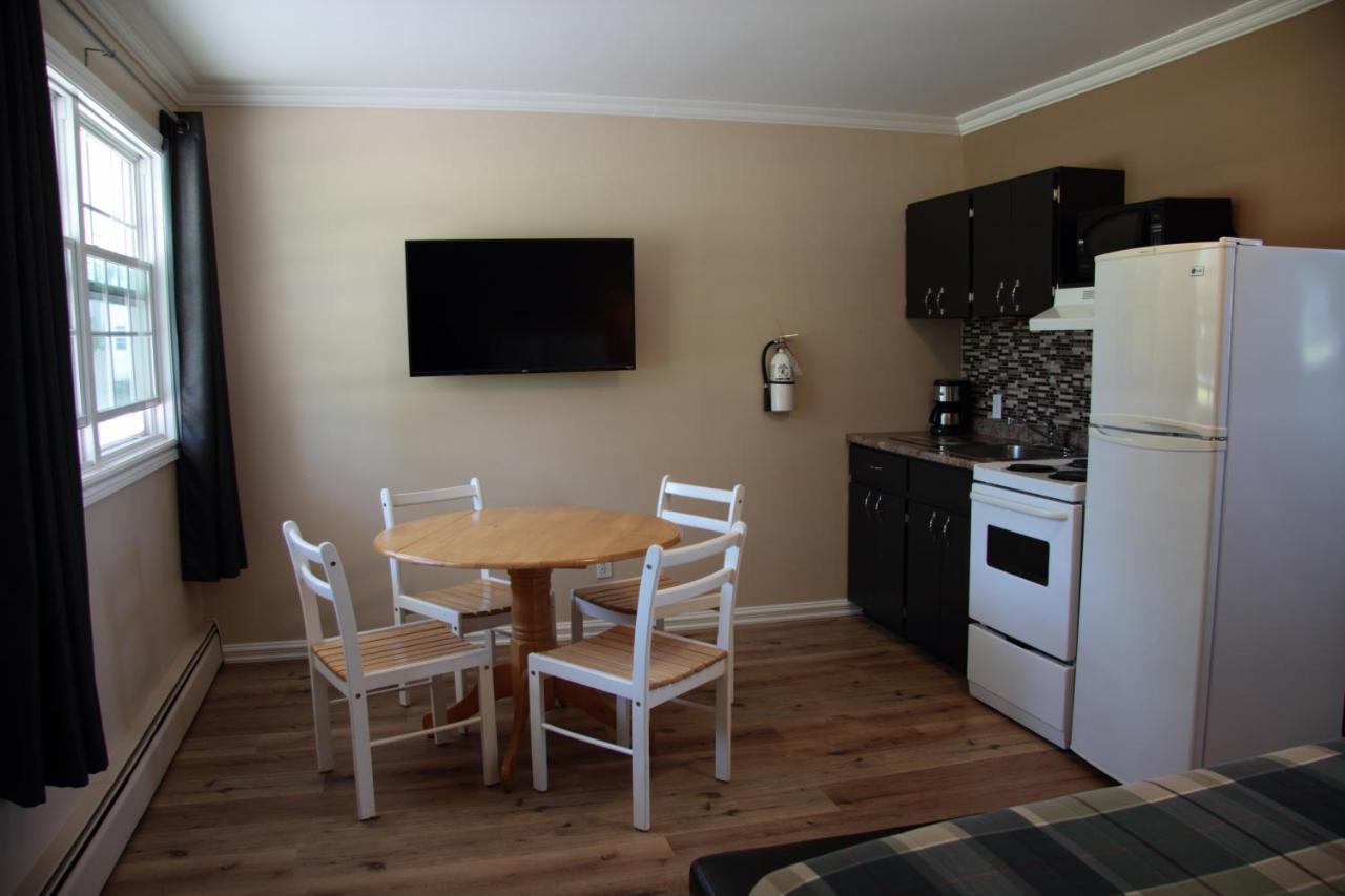 Bridgetown Carleton Inn & Cottages מראה חיצוני תמונה