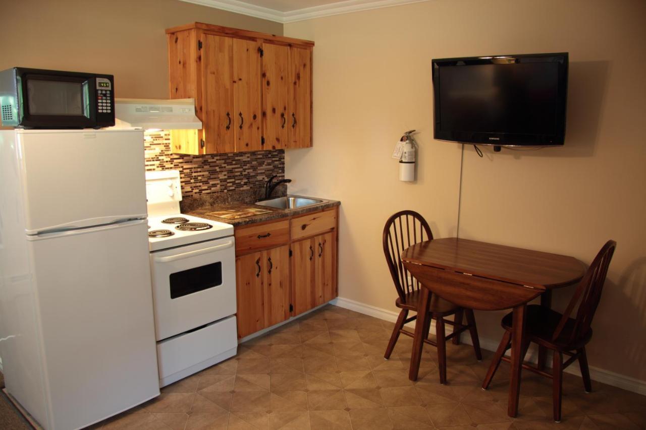 Bridgetown Carleton Inn & Cottages מראה חיצוני תמונה