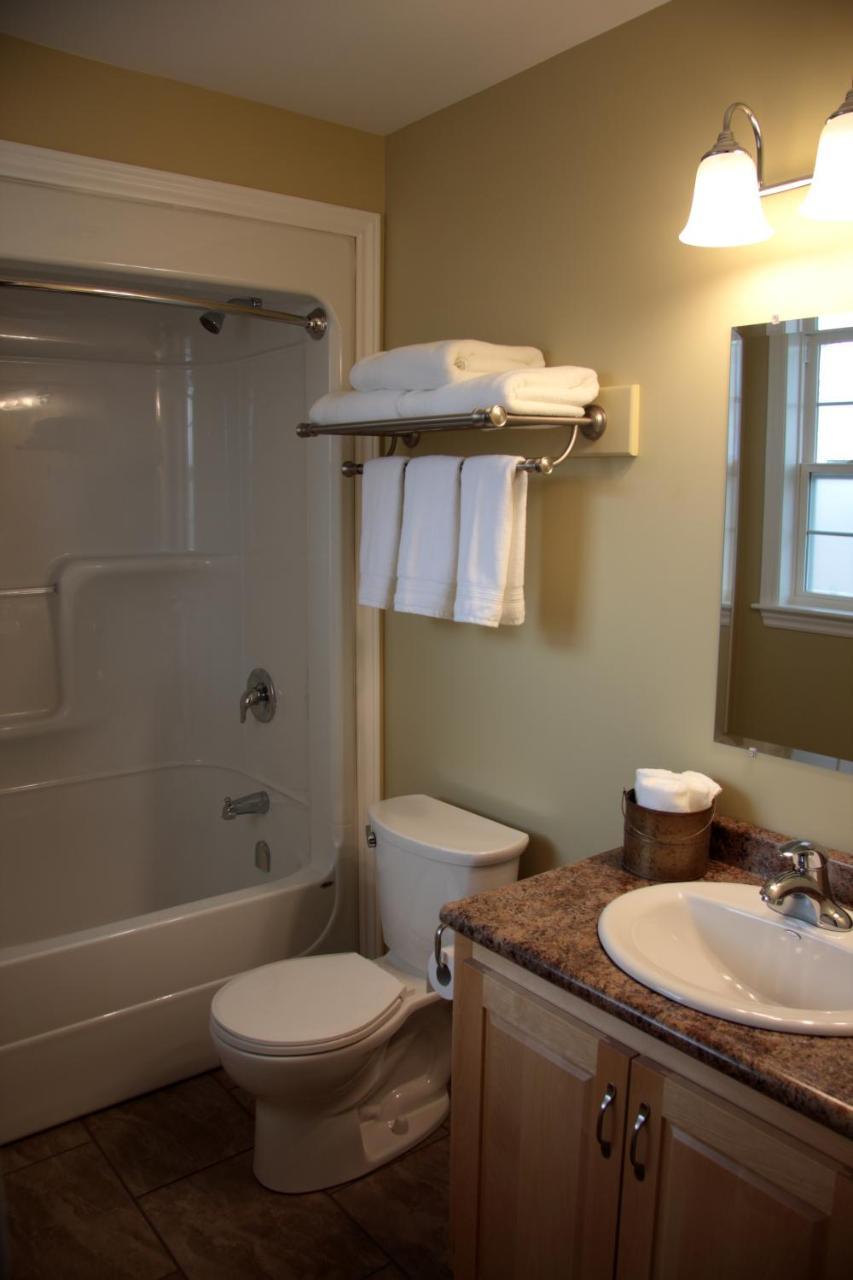 Bridgetown Carleton Inn & Cottages מראה חיצוני תמונה