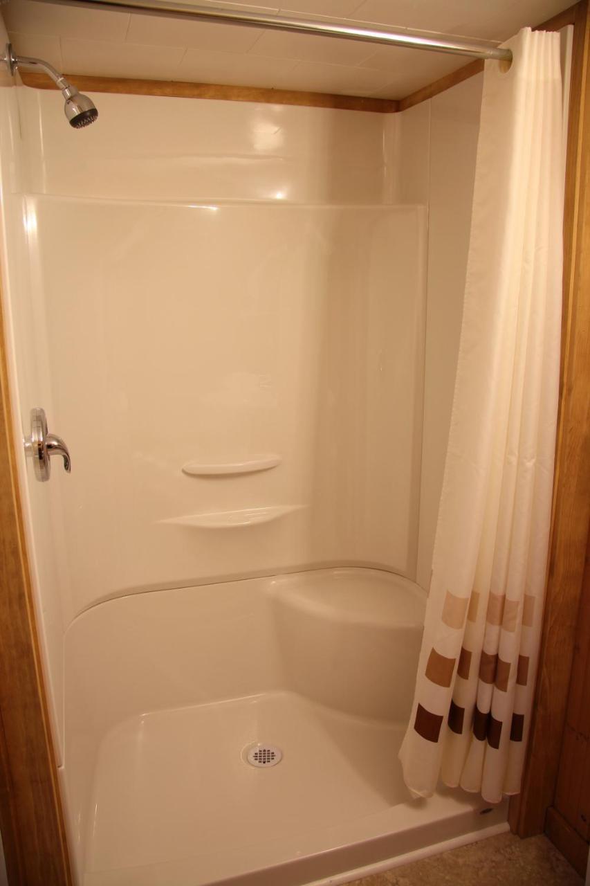 Bridgetown Carleton Inn & Cottages מראה חיצוני תמונה